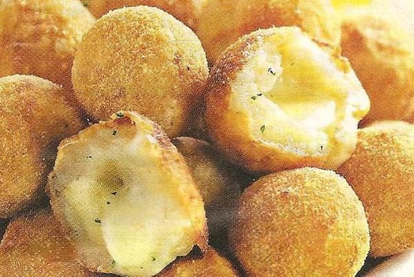 Bolinha Quatro Queijos para Festa